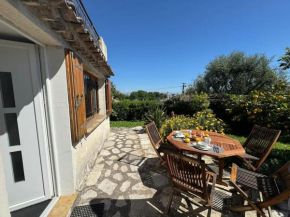 Bas de villa provençale 2 pièces avec Jardin
